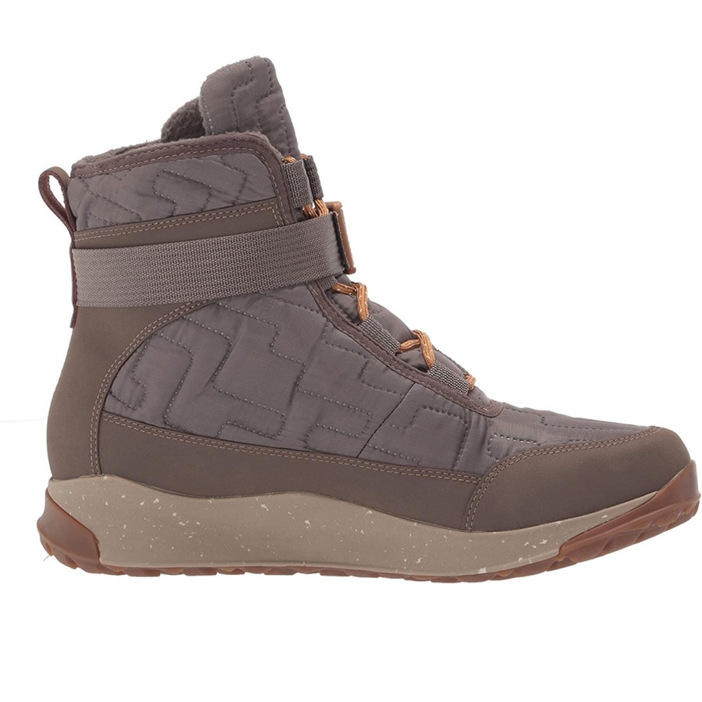 Chaco borealis quilted snow boots
